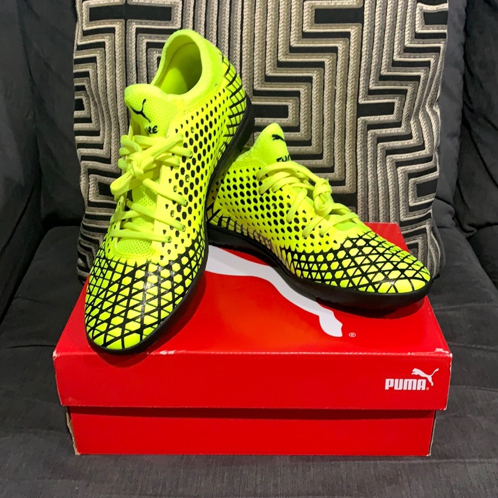 Men’s Puma Future 4.4 Indoor Soccer Cleats
